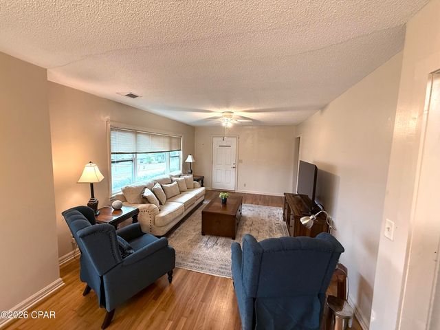 4327 8th Avenue, Marianna, FL 32446