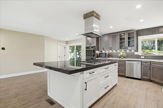 17113 Oscar Dr, Grass Valley, CA 95949