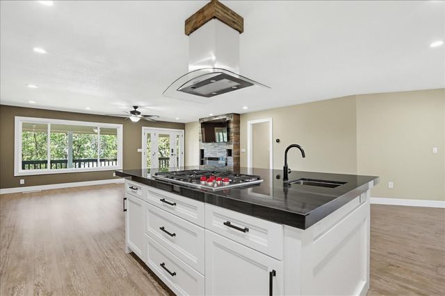 17113 Oscar Dr, Grass Valley, CA 95949