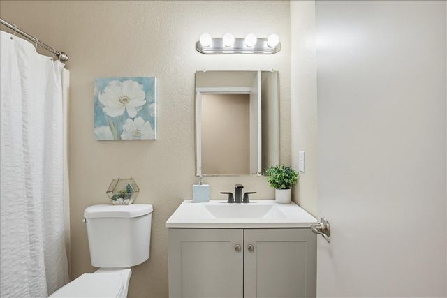 17113 Oscar Dr, Grass Valley, CA 95949