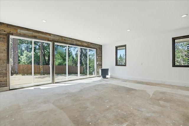 17113 Oscar Dr, Grass Valley, CA 95949