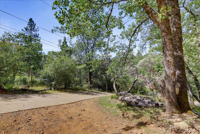 17113 Oscar Dr, Grass Valley, CA 95949