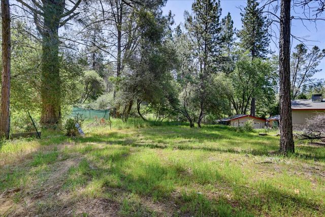 17113 Oscar Dr, Grass Valley, CA 95949