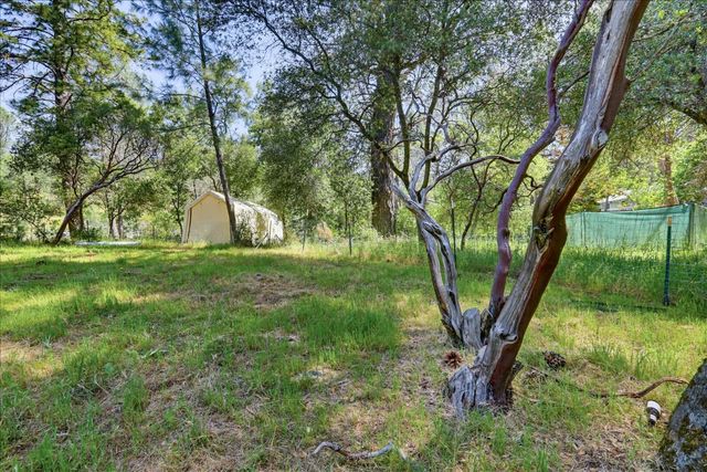 17113 Oscar Dr, Grass Valley, CA 95949