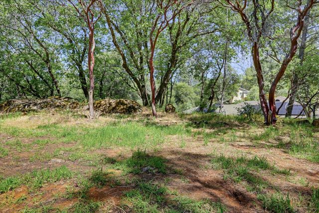 17113 Oscar Dr, Grass Valley, CA 95949