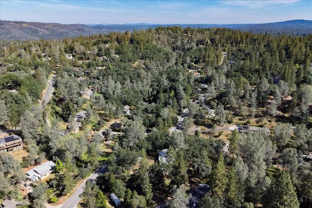 17113 Oscar Dr, Grass Valley, CA 95949