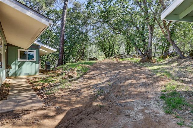 17113 Oscar Dr, Grass Valley, CA 95949