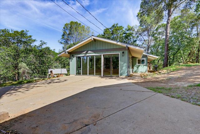 17113 Oscar Dr, Grass Valley, CA 95949
