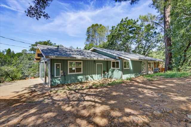 17113 Oscar Dr, Grass Valley, CA 95949