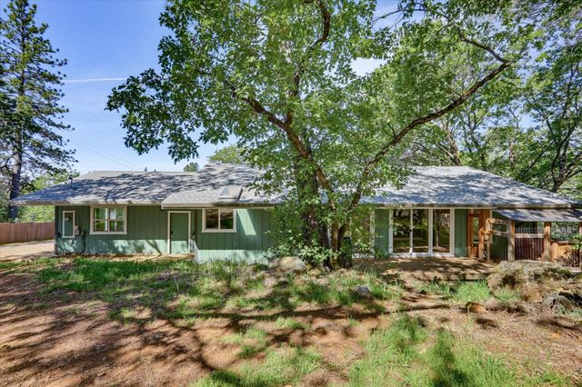 17113 Oscar Dr, Grass Valley, CA 95949