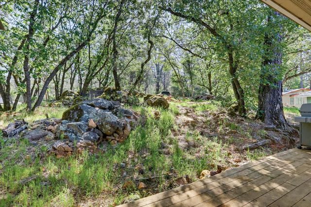 17113 Oscar Dr, Grass Valley, CA 95949
