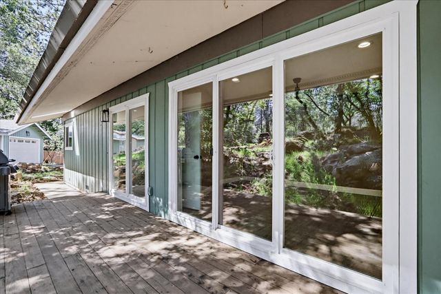 17113 Oscar Dr, Grass Valley, CA 95949