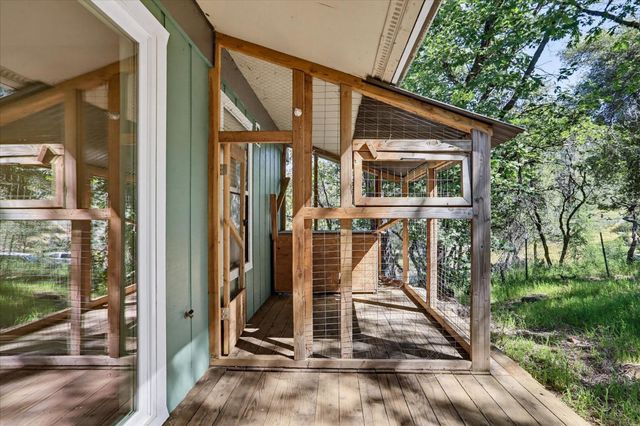 17113 Oscar Dr, Grass Valley, CA 95949