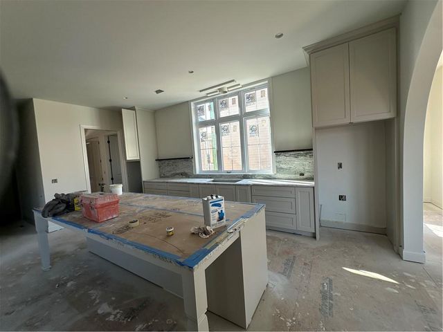 11710 W 181st Terrace, Overland Park, KS 66013