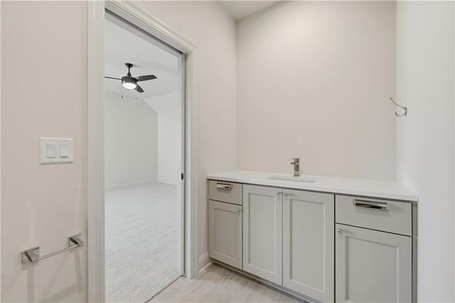 11710 W 181st Terrace, Overland Park, KS 66013