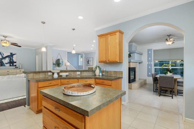 212 Acropolis Way, Vista, CA 92084