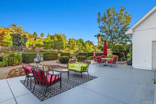 212 Acropolis Way, Vista, CA 92084