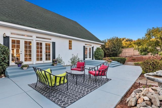 212 Acropolis Way, Vista, CA 92084
