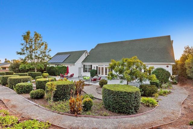 212 Acropolis Way, Vista, CA 92084