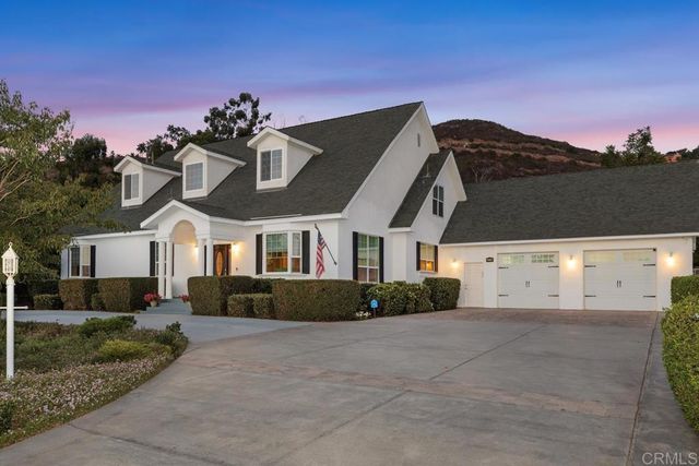 212 Acropolis Way, Vista, CA 92084