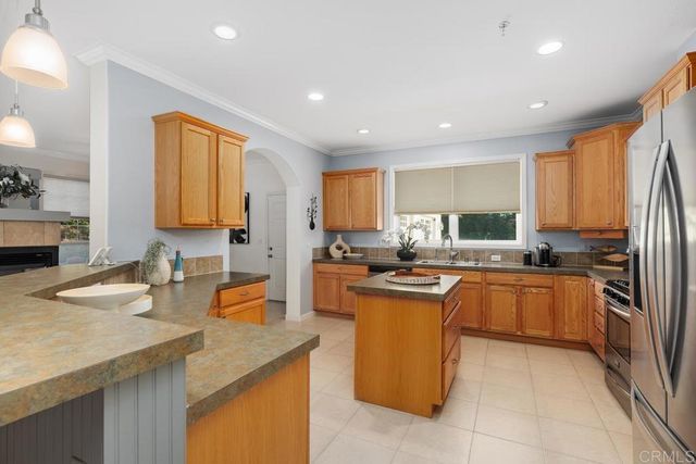 212 Acropolis Way, Vista, CA 92084