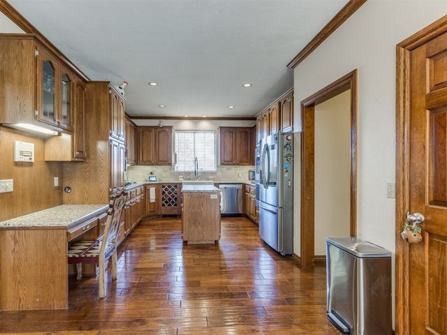 2404 Pawnee Crossing, Edmond, OK 73034