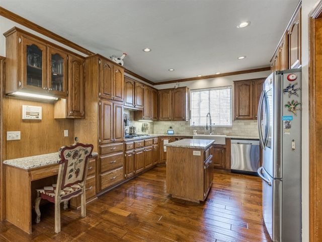 2404 Pawnee Crossing, Edmond, OK 73034