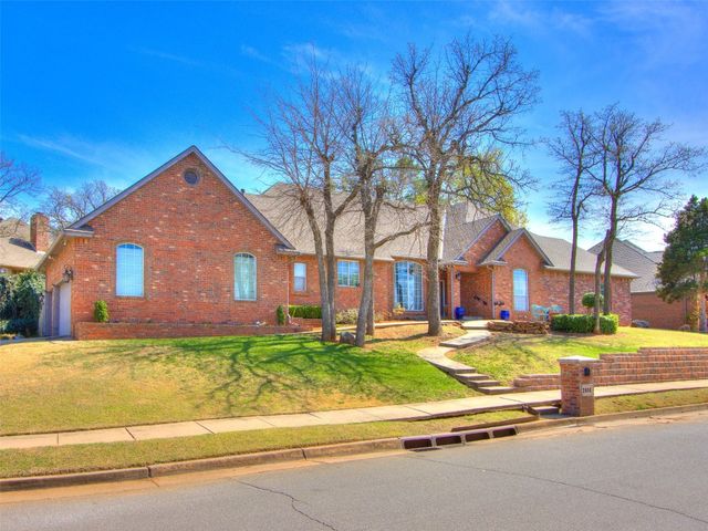 2404 Pawnee Crossing, Edmond, OK 73034