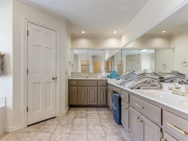 2404 Pawnee Crossing, Edmond, OK 73034