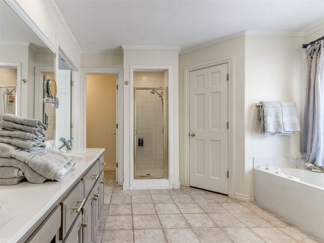 2404 Pawnee Crossing, Edmond, OK 73034
