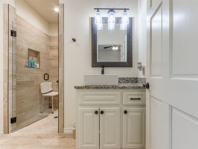 2404 Pawnee Crossing, Edmond, OK 73034