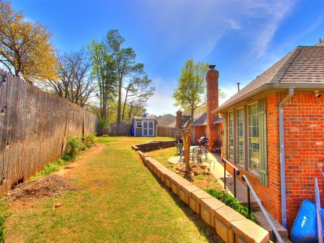 2404 Pawnee Crossing, Edmond, OK 73034