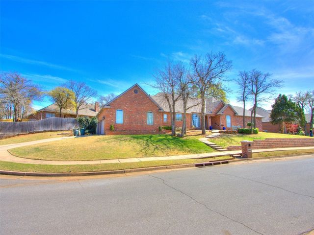 2404 Pawnee Crossing, Edmond, OK 73034
