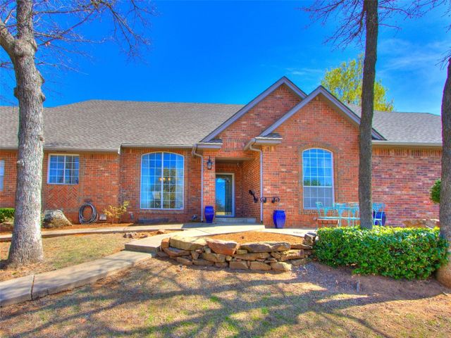 2404 Pawnee Crossing, Edmond, OK 73034