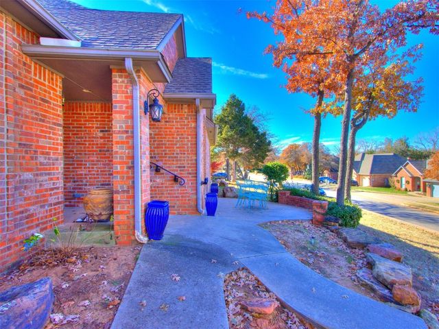 2404 Pawnee Crossing, Edmond, OK 73034
