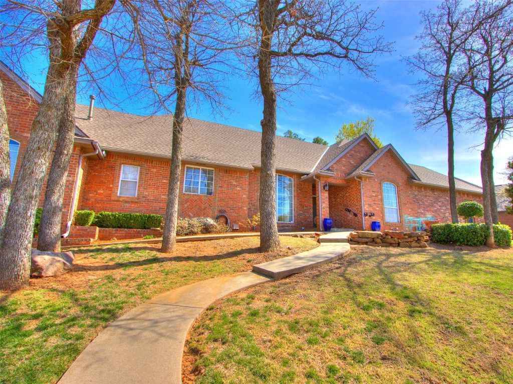 2404 Pawnee Crossing, Edmond, OK 73034