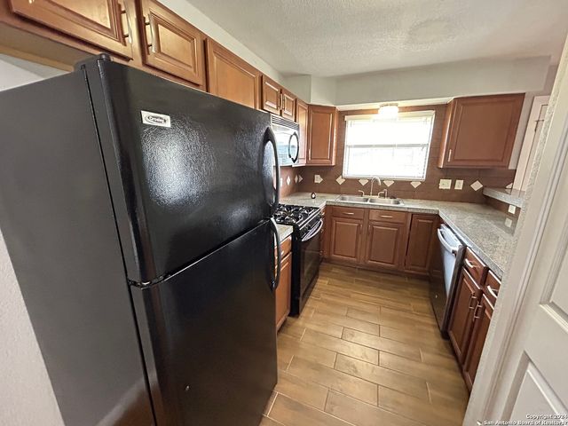 211 Natalen Ave Apt 211, San Antonio, TX 78209