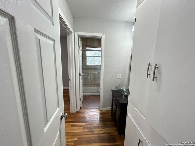 211 Natalen Ave Apt 211, San Antonio, TX 78209