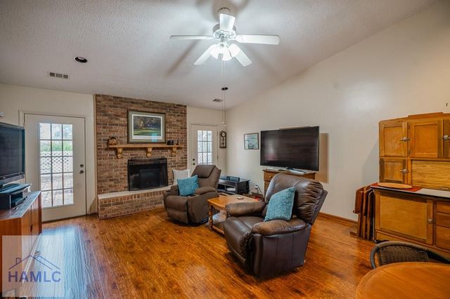 208 Topi Trail, Hinesville, GA 31313