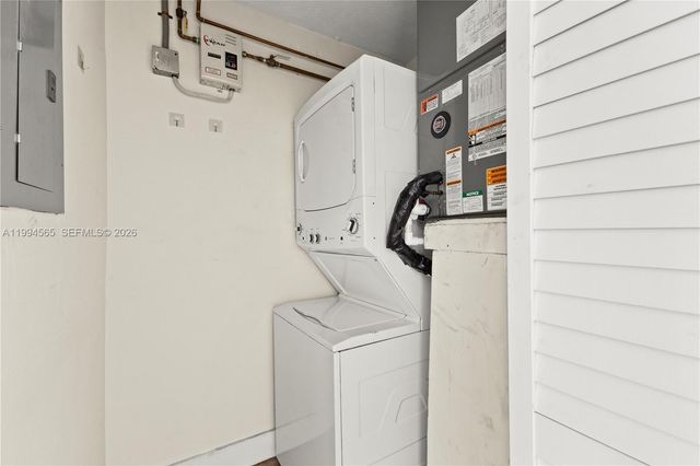 6121 SW 40th Ct B, Miramar, FL 33023