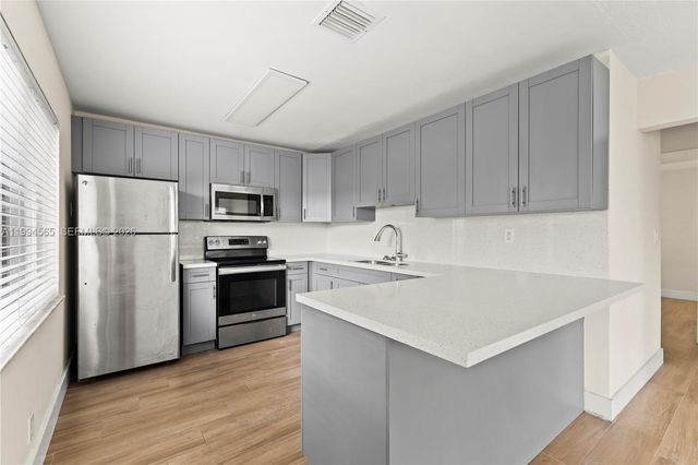 6121 SW 40th Ct B, Miramar, FL 33023