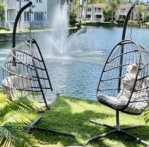 3016 NE 210th St, Aventura, FL 33180
