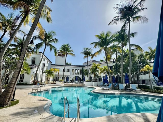3016 NE 210th St, Aventura, FL 33180