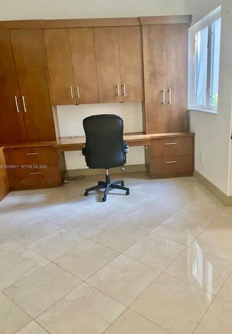3016 NE 210th St, Aventura, FL 33180