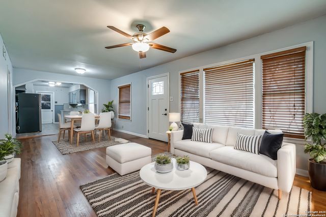 326 ADDAX DR, San Antonio, TX 78213