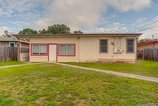 326 ADDAX DR, San Antonio, TX 78213