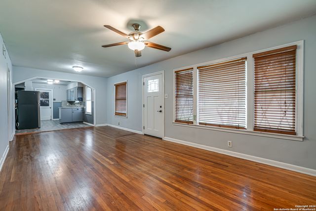 326 ADDAX DR, San Antonio, TX 78213