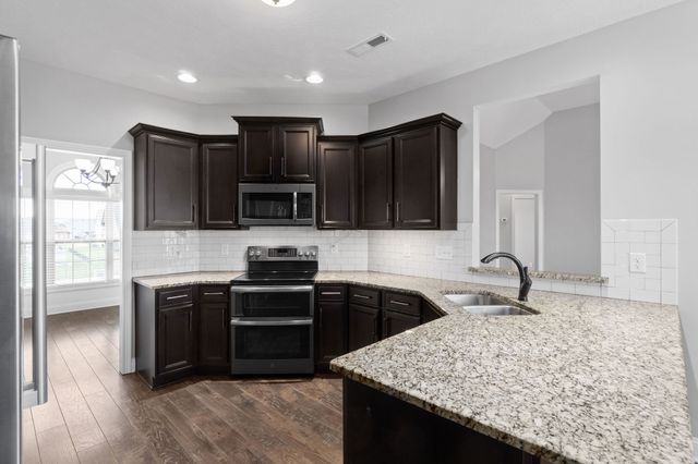 1245 Fallon Dr, Clarksville, TN 37043