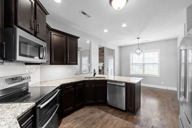 1245 Fallon Dr, Clarksville, TN 37043