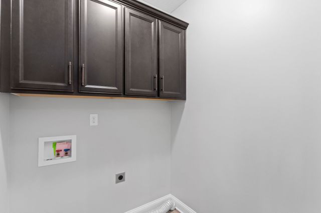 1245 Fallon Dr, Clarksville, TN 37043